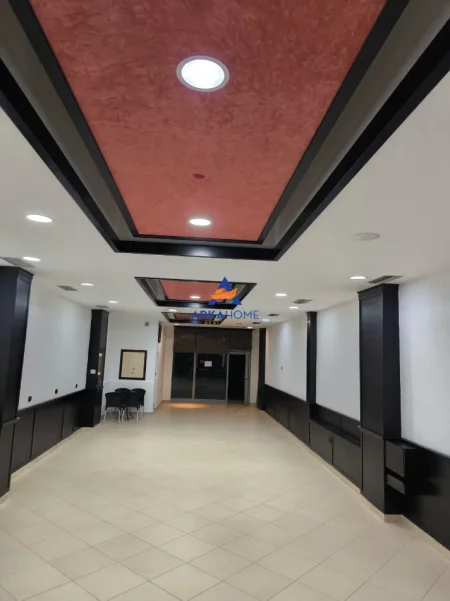 Tirane, shitet ambjent biznesi Kati 0, 105 m² 250.000 € 