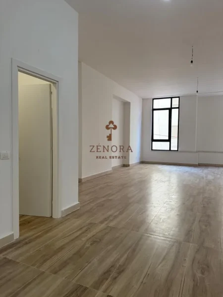 Tirane, jepet me qera zyre , 154 m² 2.600 € (Mine Peza)