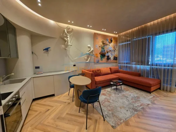 Tirane, jepet me qera apartament 1+1 Kati 6, 65 m² 1.000 € (Square21)