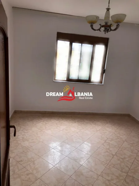 Tirane, shes apartament 2+1 Kati 5, 86 m² 129.000 € (Prane Spitalit Ushtarak)