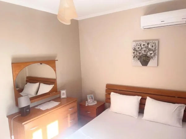 Tirane, jepet me qera apartament 1+1 Kati 2, 55 m² 650 € (Sheshi Willson)