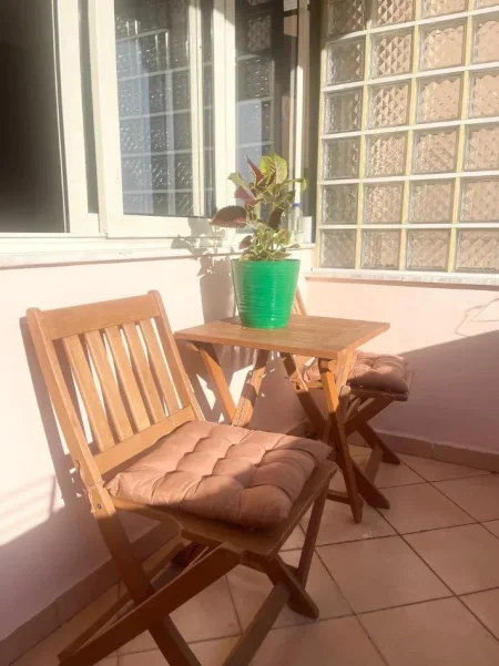 Tirane, jepet me qera apartament 1+1 Kati 2, 55 m² 650 € (Sheshi Willson)