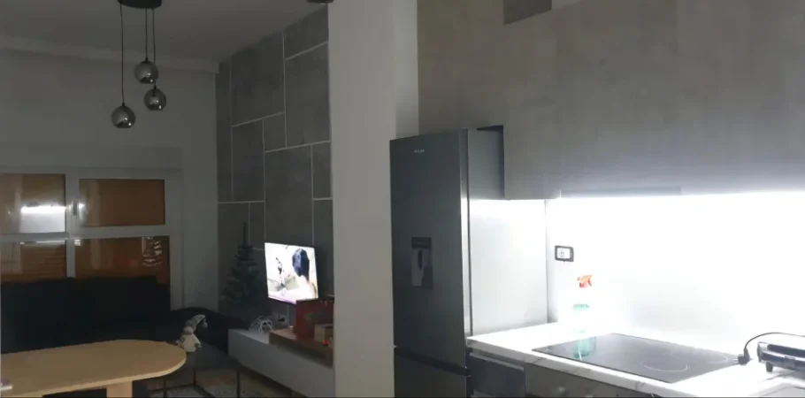 Tirane, jepet me qera apartament 1+1+parkim Kati 8, 60 m² 50.000 Lek (Kompleksi Mangalem ne Ali Dem)