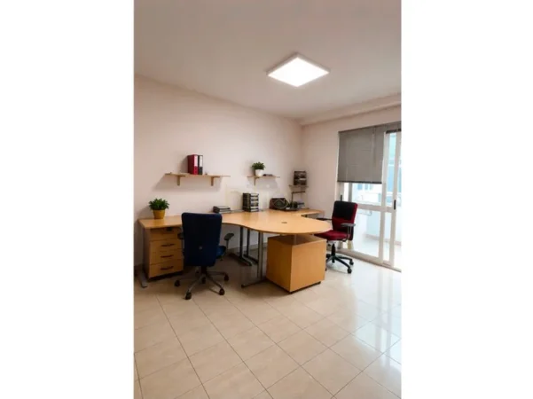 Tirane, shitet 2+1+Ballkon , 105 m² 380.000 € (Ish Blloku)