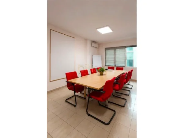 Tirane, shitet 2+1+Ballkon , 105 m² 380.000 € (Ish Blloku)