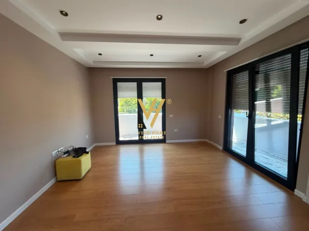 Tirane, jepet me qera apartament 3+1+Ballkon Kati 2, 125 m² 800 € (KODRA E PRIFTIT)