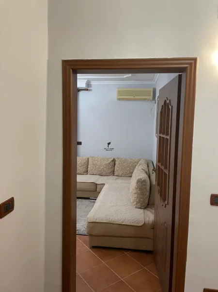 Tirane, jepet me qera apartament 1+1 Kati 2, 70 m² 500 € (XHAMIA E TABAKEVE)