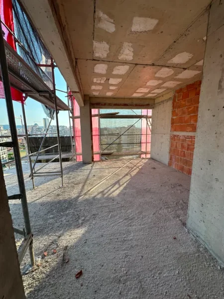 Tirane, shitet apartament 1+1+Ballkon Kati 9, 72 m² 164.000 € (Shkolla e Kuqe)