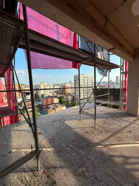 Tirane, shitet apartament 1+1+Ballkon Kati 9, 72 m² 164.000 € (Shkolla e Kuqe)