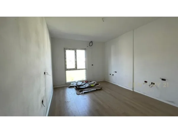 Tirane, shitet apartament , 1 m² 132.000 €
