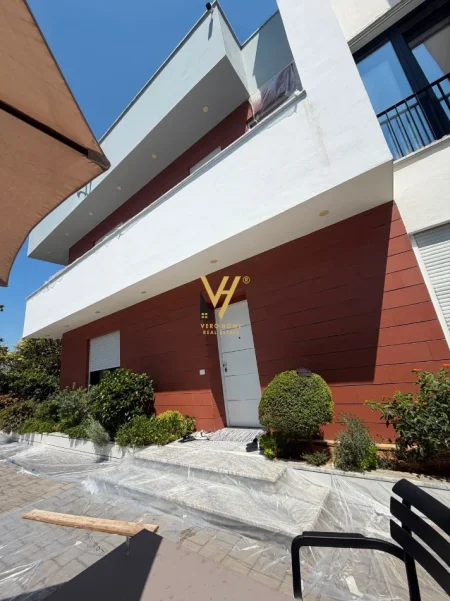 Tirane, jepet me qera Vile 2 Katshe Kati 0, 450 m² 4.000 € (KODRA E PRIFTIT)