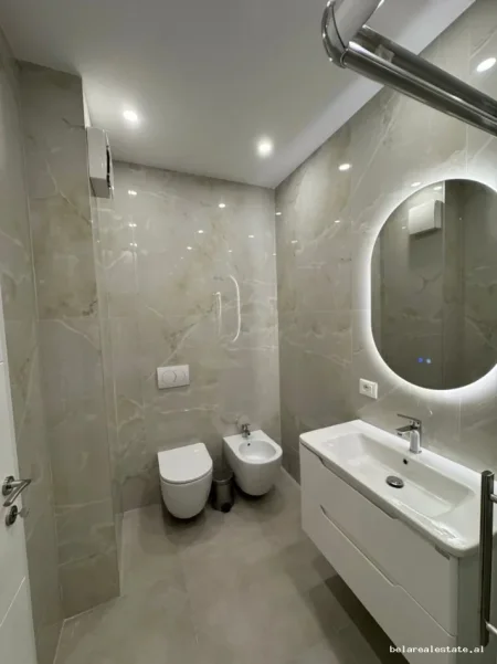 Tirane, jepet me qera apartament 1+1 Kati 4, 68 m² 700 € (bulevardi i ri)