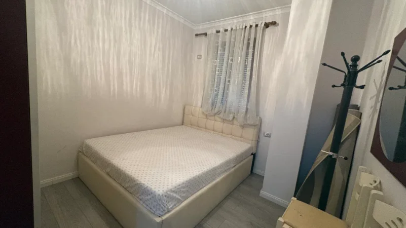 Shqiperi, jepet me qera apartament 2+1+Ballkon Kati 3, 500 € (tom plezha)