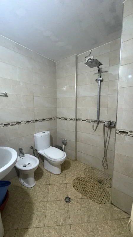 Shqiperi, jepet me qera apartament 2+1+Ballkon Kati 3, 500 € (tom plezha)