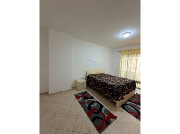 Tirane, jepet me qera apartament 1+1+Ballkon Kati 1, 64 m² 430 € 
