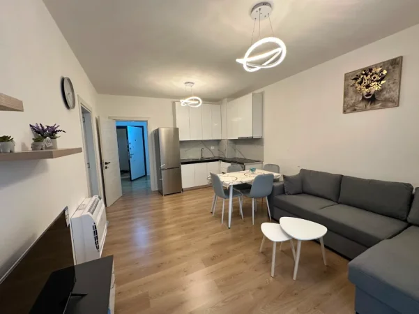 Tirane, jepet me qera apartament 2+1 Kati 4, 87 m² 530 € (Azem Galica)