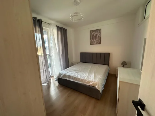 Tirane, jepet me qera apartament 2+1 Kati 4, 87 m² 530 € (Azem Galica)