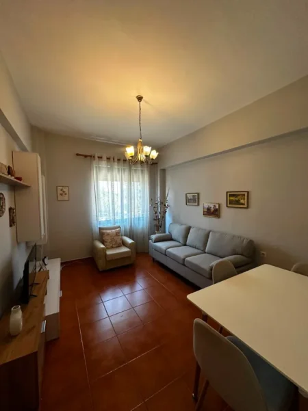 Durres, jepet me qera apartament 2+1+Ballkon , 450 € 