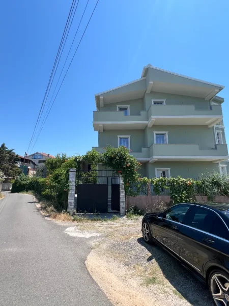 Durres, shitet Vile Vile 3 Katshe , 369 m² 650.000 € (Plazh Durres)