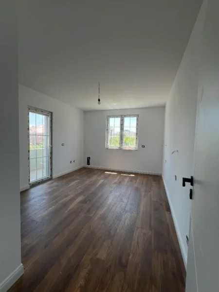 Durres, shitet Vile Vile 3 Katshe , 369 m² 650.000 € (Plazh Durres)