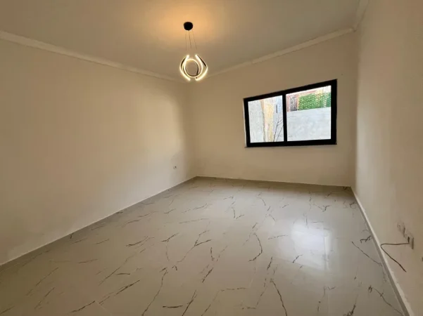 Durres, shitet shtepi 3+1 Kati 0, 310 m² 160.000 € 