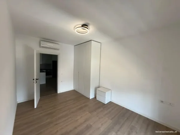 Tirane, jepet me qera apartament 3+1 Kati 6, 135 m² 1.780 € (komuna e parisit)