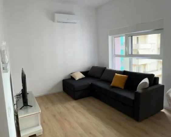 Tirane, jepet me qera ambjent biznesi Kati 4, 60 m² 550 € (rruga ali demi)