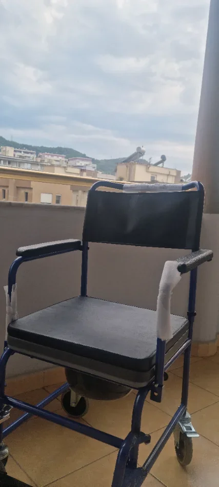 Tirane, shitet karroce invalidi Karroce Invalidi 15.000 leke