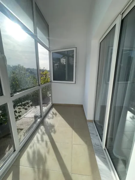 Tirane, jepet me qera apartament 1+1 Kati 1, 60 m² 350 € (Qyteti Studenti)