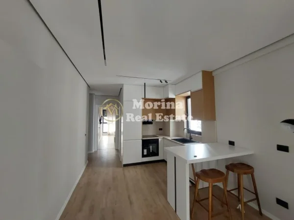 Tirane, jepet me qera apartament 1+1 Kati 2, 70 m² 600 € (Porcelani)
