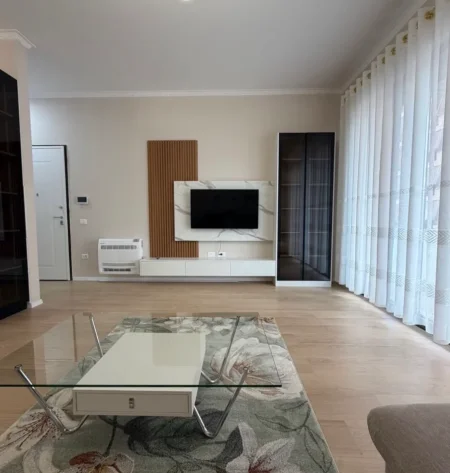 Tirane, jepet me qera apartament 2+1+Ballkon , 114 m² 1.300 € (Kompleksi Delijorgji)