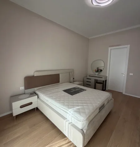 Tirane, jepet me qera apartament 2+1+Ballkon , 114 m² 1.300 € (Kompleksi Delijorgji)