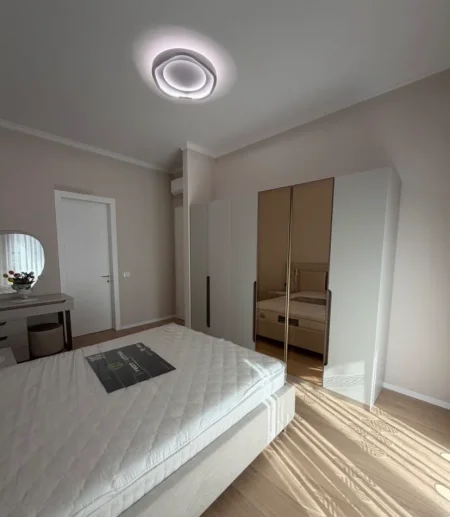 Tirane, jepet me qera apartament 2+1+Ballkon , 114 m² 1.300 € (Kompleksi Delijorgji)