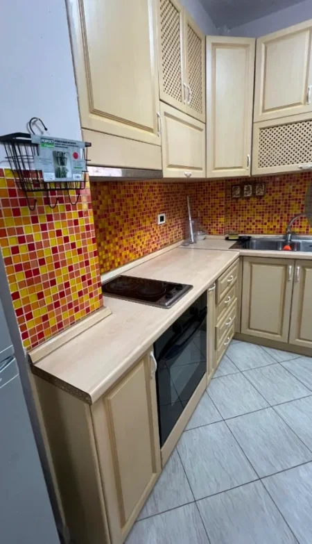Tirane, jepet me qera 2+1 Kati 3, 70 m² 750 € (Sheshi Wilson)