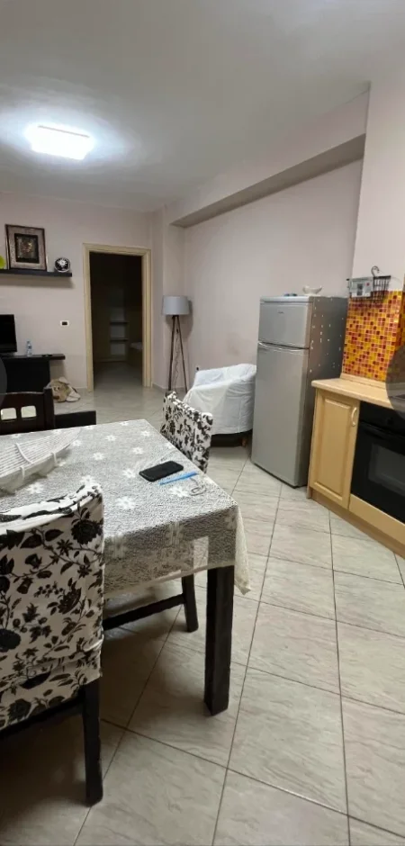 Tirane, jepet me qera 2+1 Kati 3, 70 m² 750 € (Sheshi Wilson)