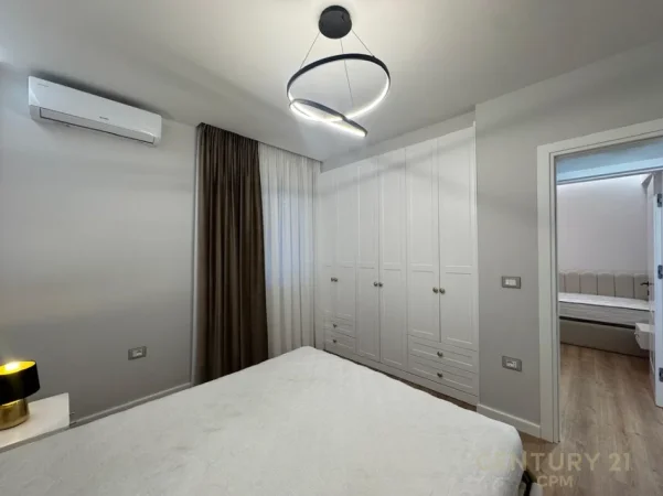 Tirane, jepet me qera apartament 2+1 Kati 5, 77 m² 900 € (rruga e dibres)