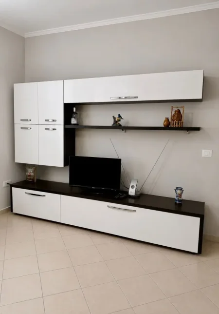 Tirane, jepet me qera apartament 2+1 Kati 2, 86 m² 500 € (Fresku)