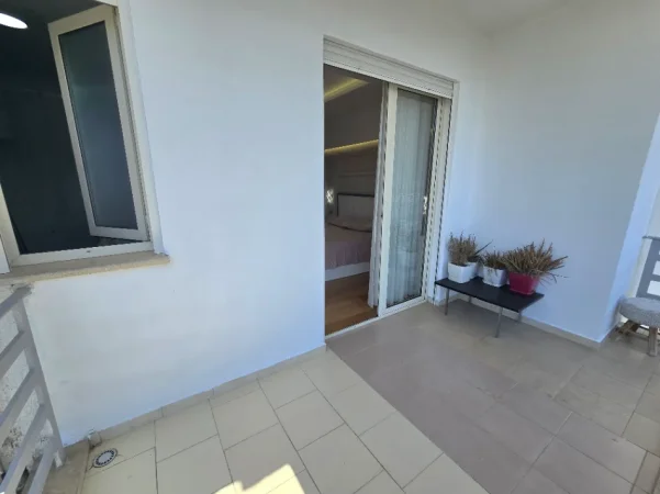 Tirane, shitet apartament 2+1+Ballkon Kati 4, 96 m² 262.000 € (Liqeni I thate)