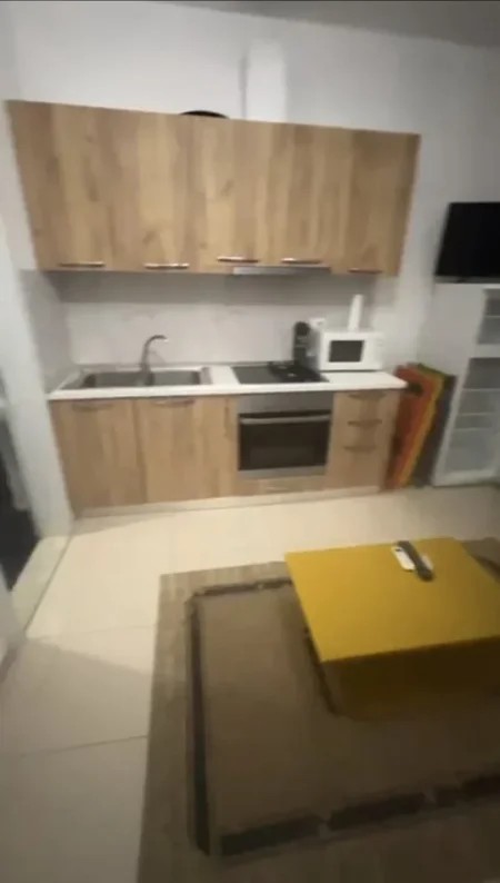Tirane, jepet me qera apartament 1+1 Kati 3, 45 m² 370 € (21 Dhjetori)