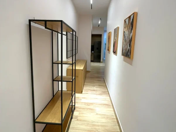 Tirane, jepet me qera apartament 1+1+Ballkon , 90 m² 950 € 