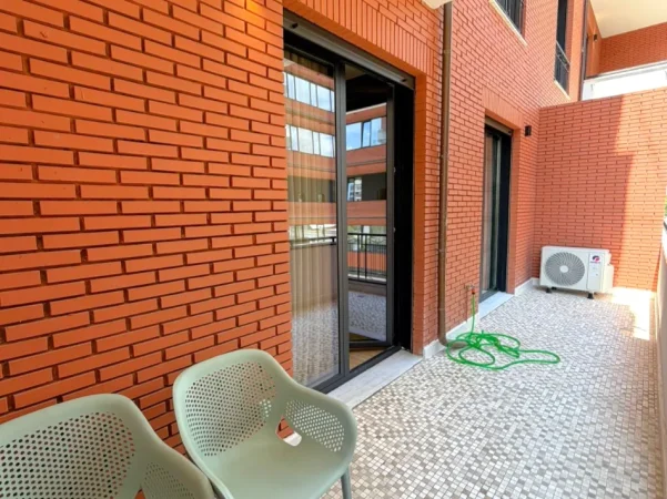 Tirane, jepet me qera apartament 1+1+Ballkon , 90 m² 950 € 