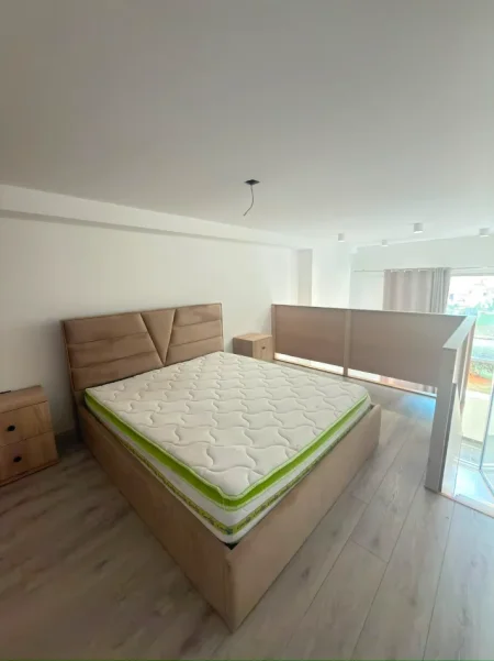 Tirane, jepet me qera apartament 1+1 Kati 1, 70 m² 400 € (Golden Park 3) prane Rruges se Kavajes