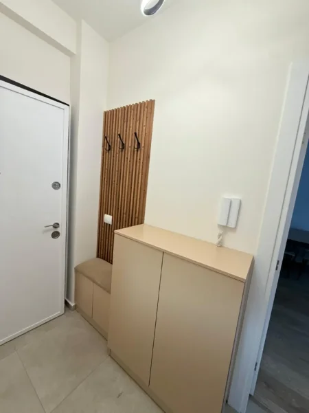 Tirane, jepet me qera apartament 1+1+Ballkon Kati 2, 67 m² 800 € (Komuna e Parisit, Niku Residence)