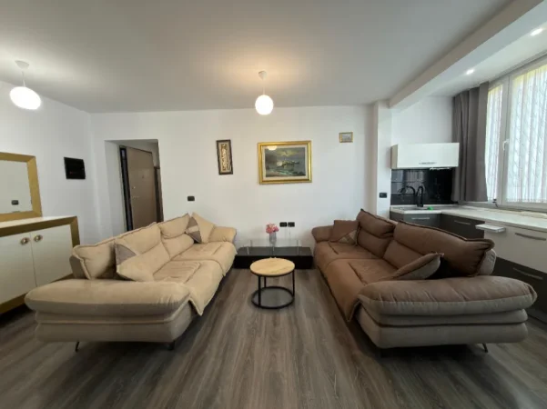 Tirane, shitet apartament 2+1+Ballkon Kati 6, 90 m² 189.000 € (Fusha e Aviacionit)