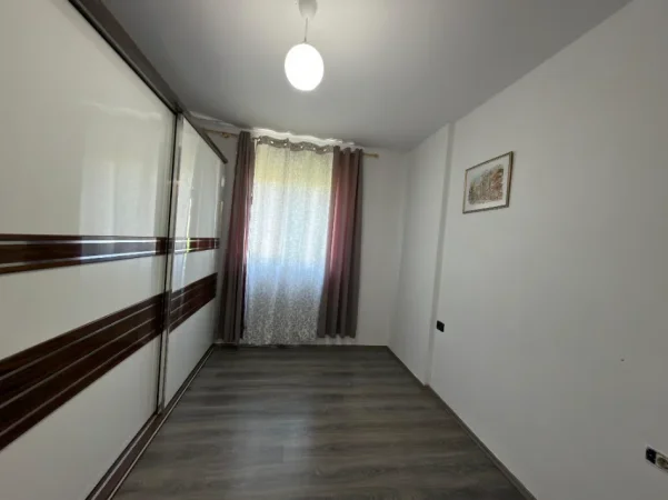 Tirane, shitet apartament 2+1+Ballkon Kati 6, 90 m² 189.000 € (Fusha e Aviacionit)