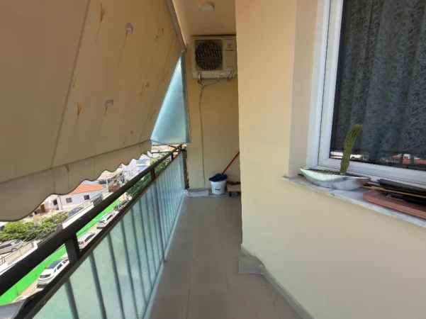 Tirane, shitet apartament 2+1+Ballkon Kati 6, 90 m² 189.000 € (Fusha e Aviacionit)