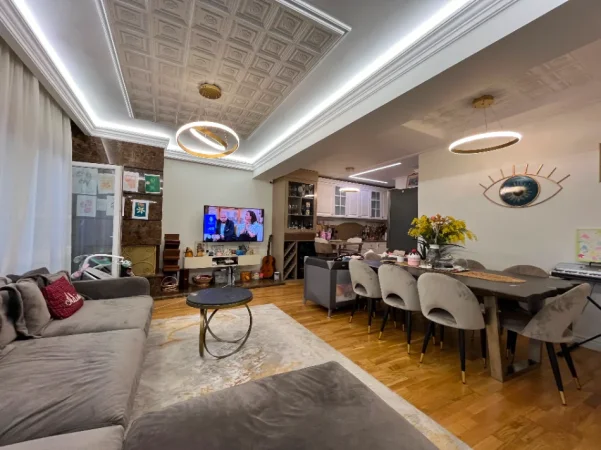 Tirane, shitet apartament duplex 3+1+Ballkon Kati 1, 162 m² 310.000 € (Kodra e Diellit)