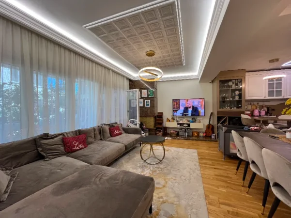 Tirane, shitet apartament duplex 3+1+Ballkon Kati 1, 162 m² 310.000 € (Kodra e Diellit)