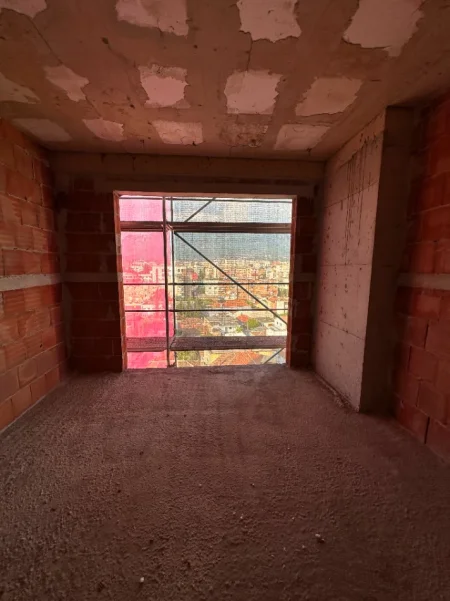 Tirane, shitet apartament 1+1+Ballkon Kati 9, 71 m² 163.999 € (Pazari I Ri)