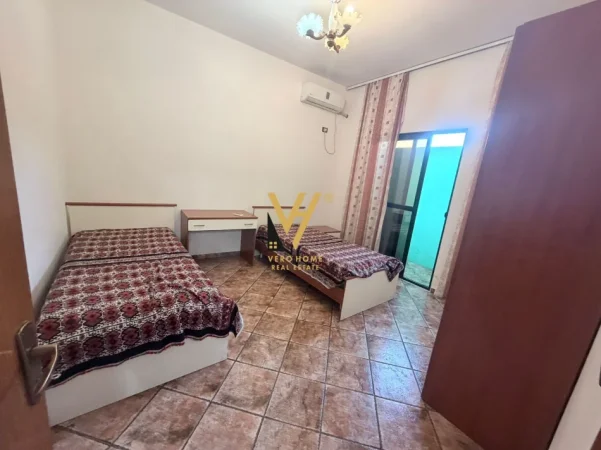 Tirane, jepet me qera apartament 2+1+Ballkon Kati 2, 100 m² 620 € (RRUGA E DURRESIT)
